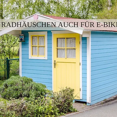Haus Krabbe Ohne Kueche, Fuer 1-2 Personen, Doppelbett, Zentral Gelegen Zwischen Cuxhaven Und Bremerhaven, Hunde Kostenfrei Willkommen, Kostenfreier Parkplatz Wremen